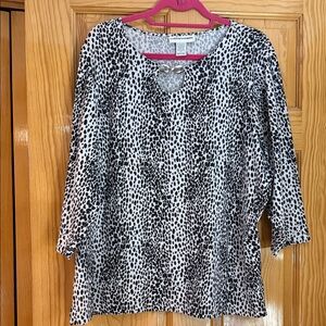 Cathy Daniels Black and White Patterned Blouse